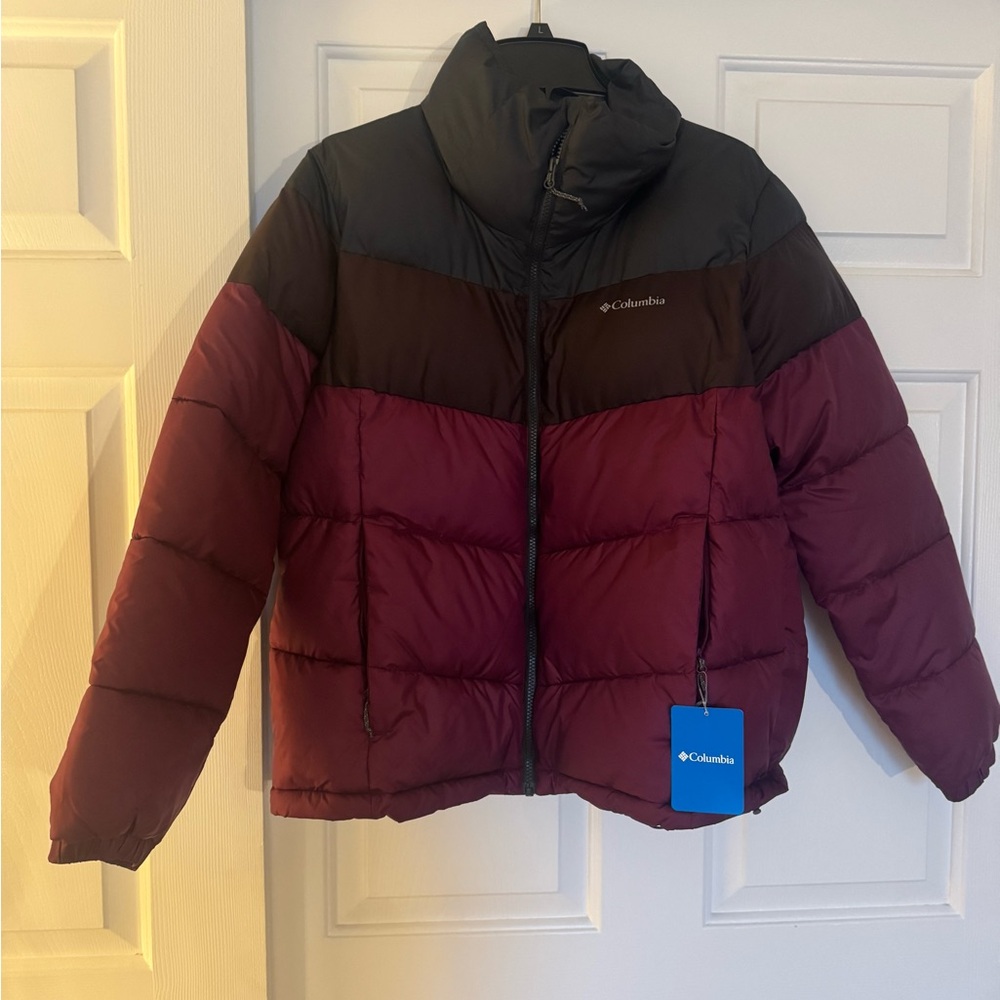 New woman’s Columbia puffer jacket